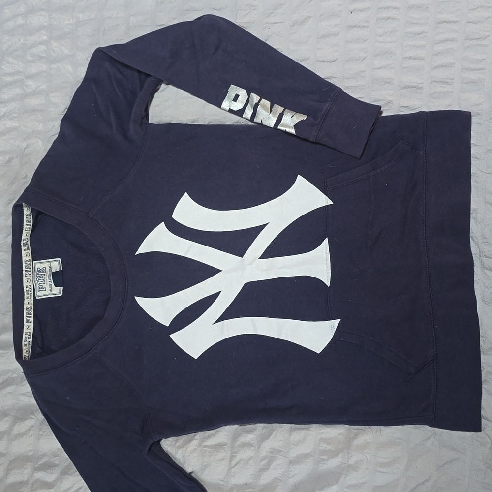 PIN Victoria Secret NY Yankees long sleeve